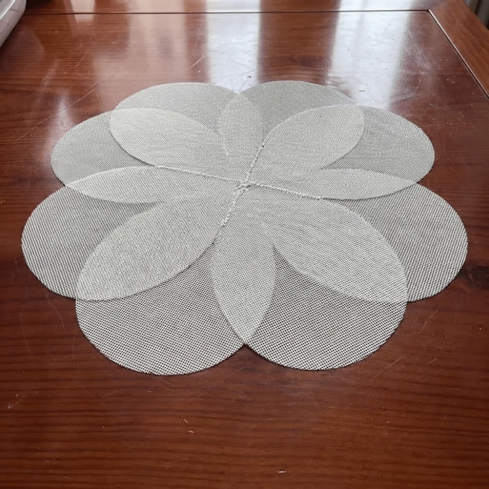 Lot de 2 sets de table en jute à motif pétale, rustiques, doux, isolants thermiquement, décoratifs, écologiques, pour dîner et fête