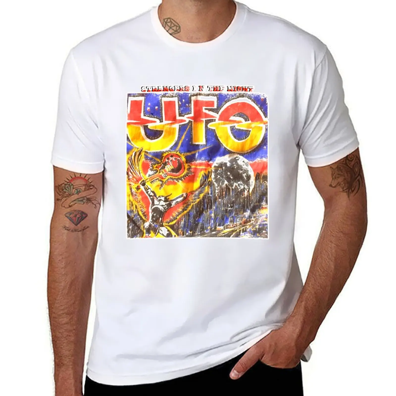 

Vintage UFO Strangers in the Night Tour T-Shirt man t shirts high quality luxury brand mens graphic t shirts T-Shirt