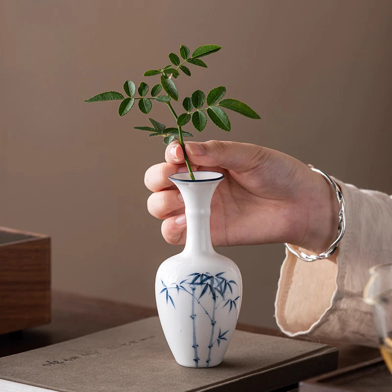 

Скандинавская керамика, белый фарфор, ручная роспись, синий бамбук, маленькая ваза, домашний обеденный стол, украшение для гостиной, цветочный орнамент, 1 шт.