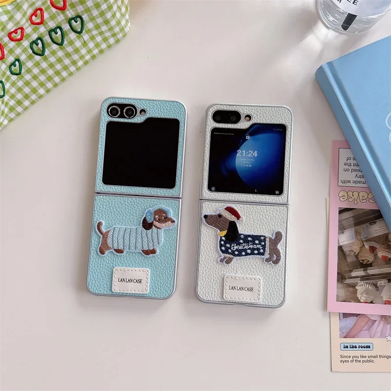 

Embroidered Puppy Pattern Phone Case for Samsung Galaxy Z Flip 6 5 4 3 Protective Back Cover for ZFlip4 ZFlip5 ZFlip6 Case