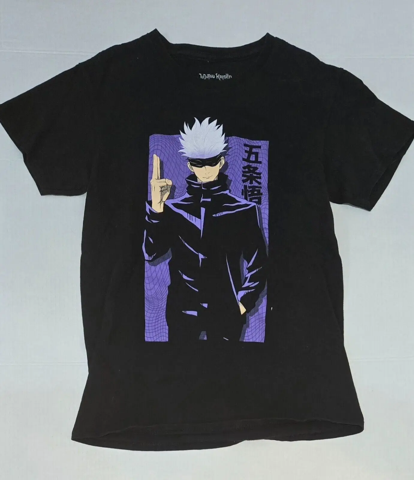 Рубашка Jujutsu Kaisen Satoru Gojo, маленькая черная рубашка Crunchyroll, аниме, мужская одежда, футболка с короткими рукавами, футболки с короткими рукавами