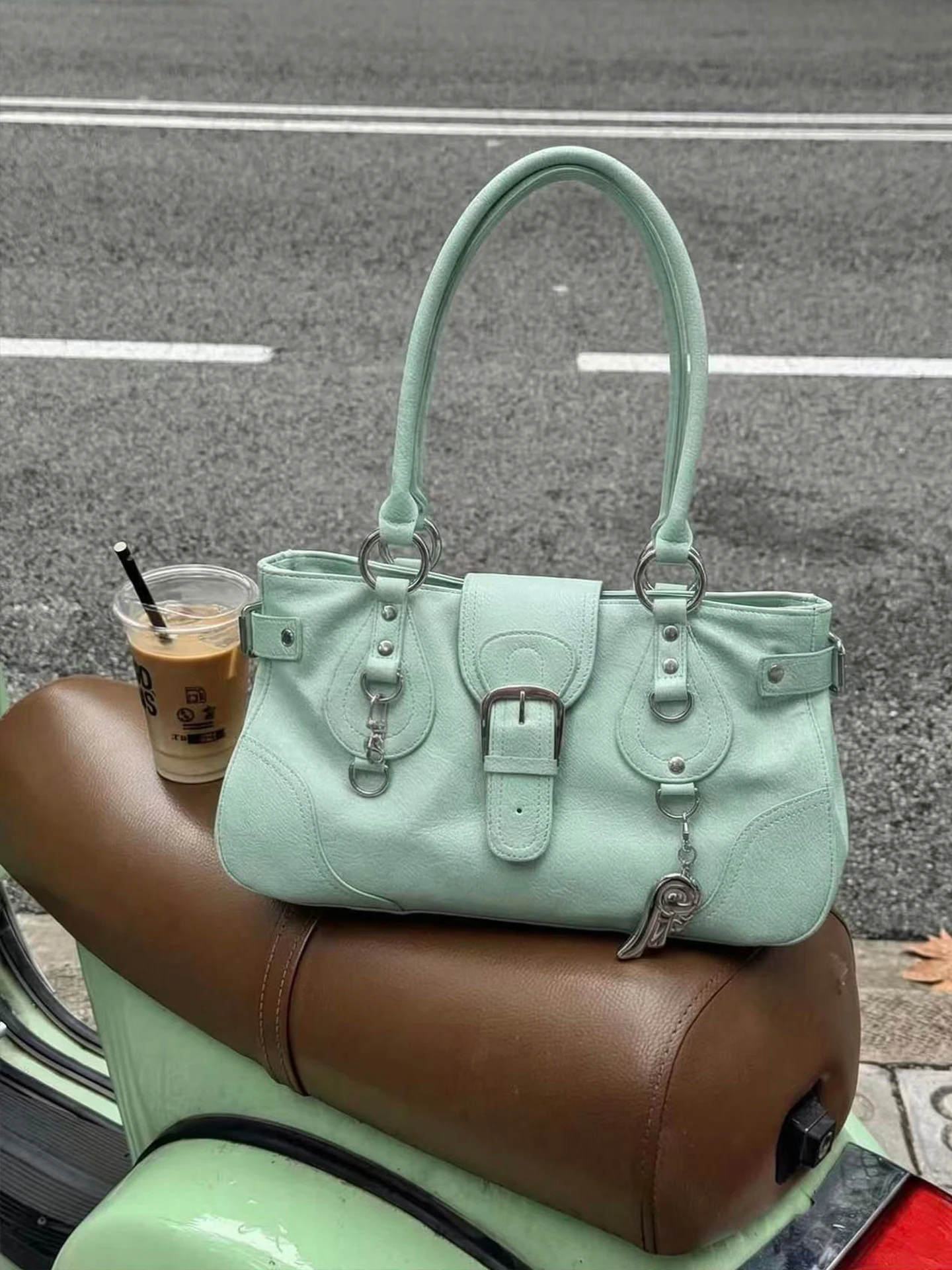 

Retro Artistic Style Saddle Bag Women's Versatile Commuter Handbag Armpit Shoulder Bag Soft PU Leather Zipper Closure