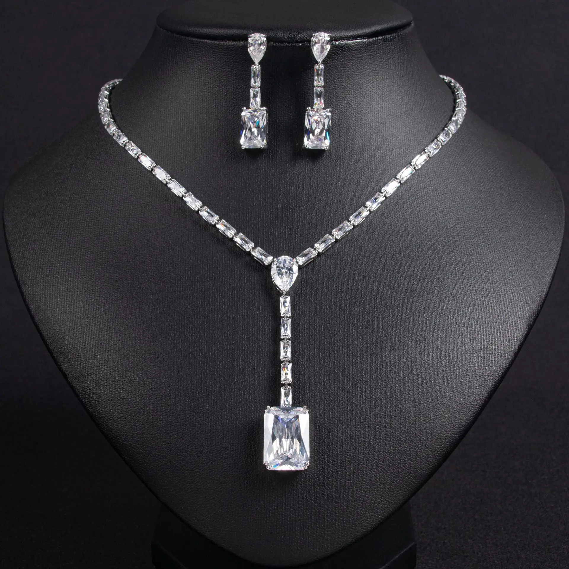 

HIBRIDE New Fashion Necklace Earrings 2 Piece Jewelry Women's Dress Accessories Suitable for Holiday Travel Everyday Gifts S-921