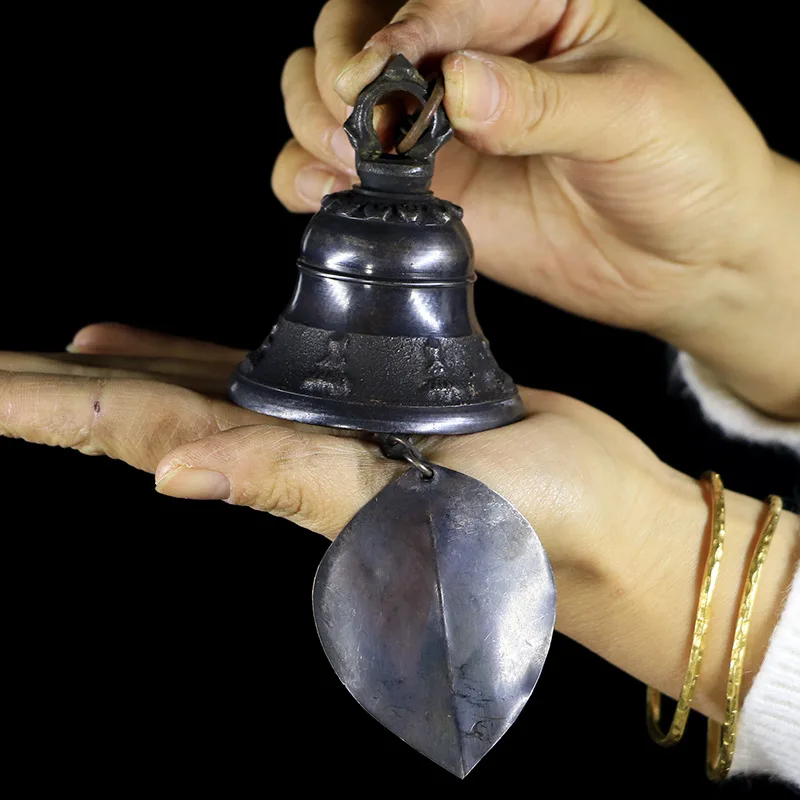 Nepalese Handmade Small Copper Bell Retro Wind Chime for Balcony Eaves Hotel Soft Decoration Door Decor