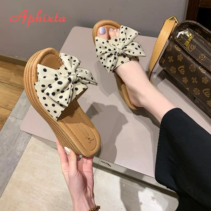 Aphixta Sweet Beige Polka Dot Damen-Slipper mit 7 cm Keilabsatz, Schuhe für Damen, grüne modische Hausschuhe, klassische Plateau-Sandalen