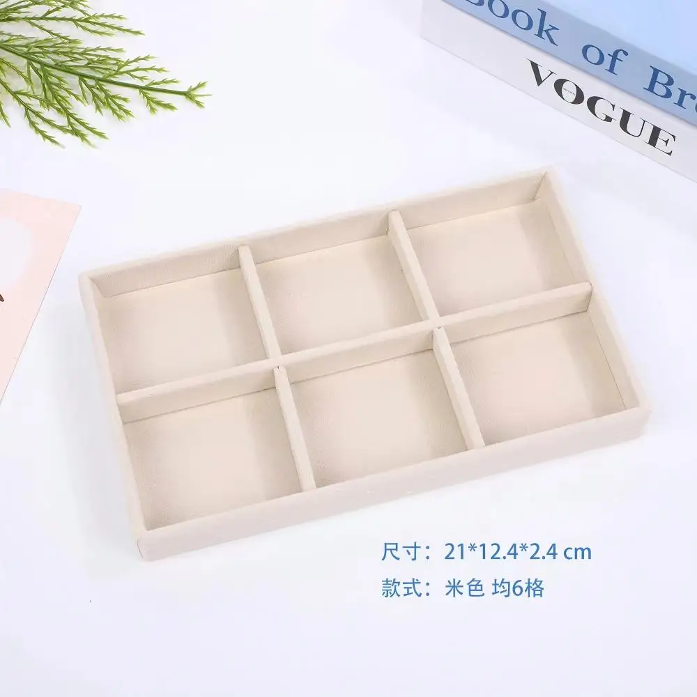 Samt-Schmuckdisplay Exquisiter Schmuckhalter Tragbarer Ring-Ohrringe-Halsketten-Organizer Aufbewahrungsbox Organizer-Fächer Beige