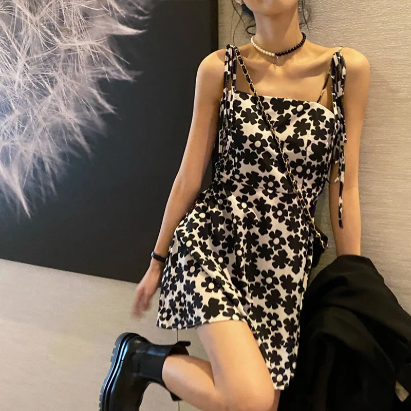 

Summer New Pure Desire Floral Print Halter Dress Women's Slimming Waist Cinched Hot Girl Commute Style Korean Version Dress