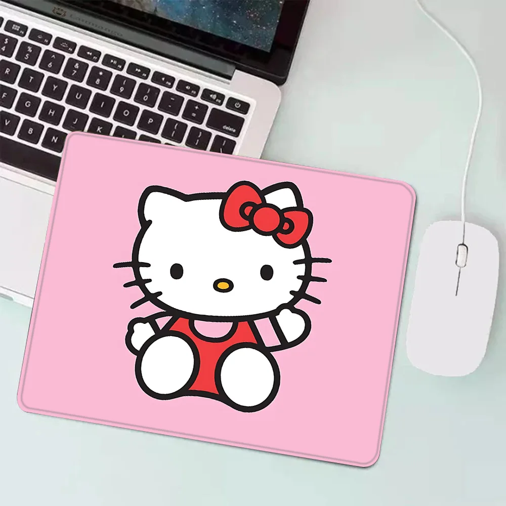 Różowa podkładka pod mysz do gier Cartoon Hello Kitty XS Mała podkładka pod mysz do gier PC Dekoracja biurka Podkładka pod mysz do biura Dywanik