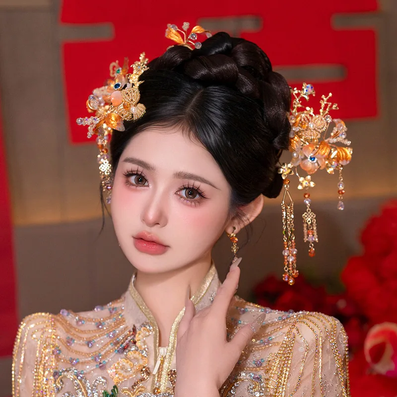 غطاء رأس الزفاف الصيني الذهبي Xiuhe الملابس الصناعة الثقيلة بسيطة وأنيقة عالية الجودة وثوب غطاء الرأس الحد من العمر