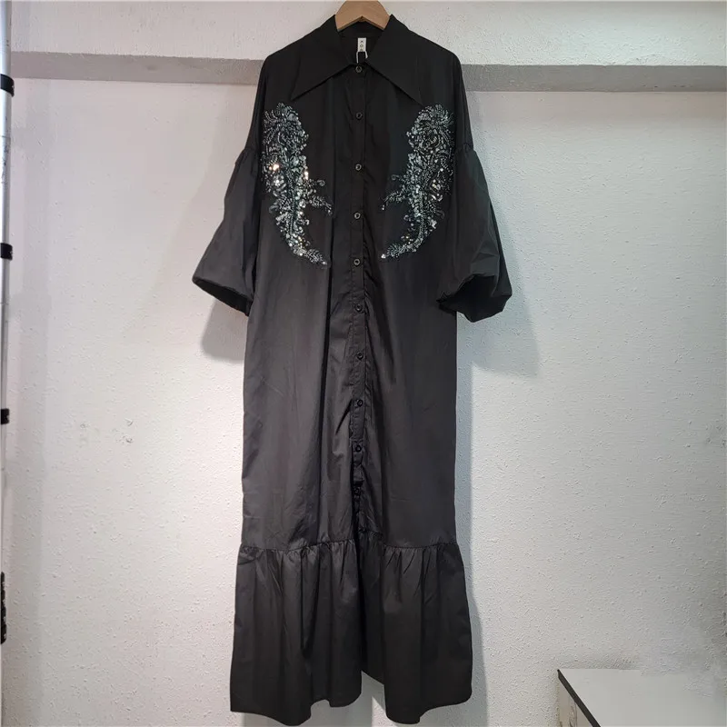 Modna sukienka koszulowa damska z koronką i cekinami, kolekcja wiosna 2026, z kołnierzykiem i krótkim rękawem, model 1LS2811