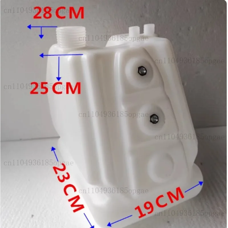 Serbatoio carburante in plastica speciale per kart nel posto della competizione, serbatoio carburante per parapendio modificato, serbatoio carburante per ombrellone elettrico