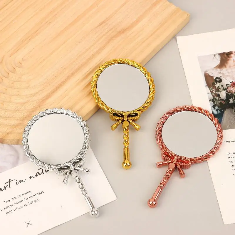 Cermin Rias Genggam Vintage Portabel Cermin Kosmetik Bulat Pegangan Tangan Gaya Eropa Cermin Istana Kuno Yang Mulia Alat Kecantikan