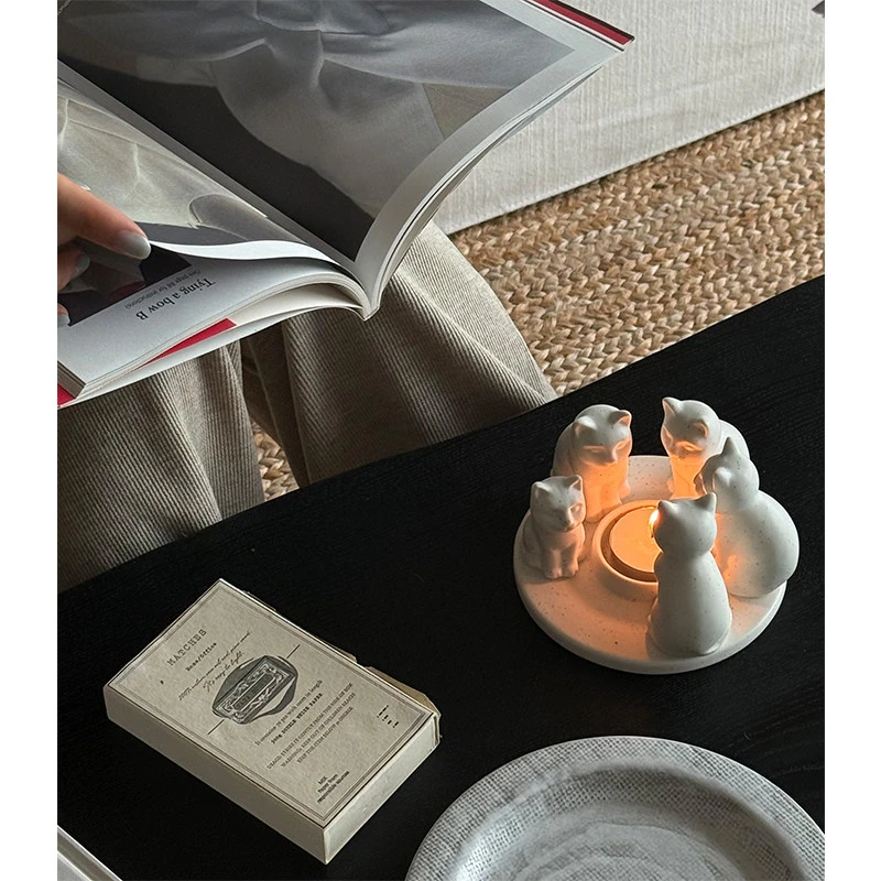 Cute Cat-shaped Candlestick Ceramic Aromatherapy Candle Holder Living Room Table Romantic Atmosphere Craft Wedding Decoration