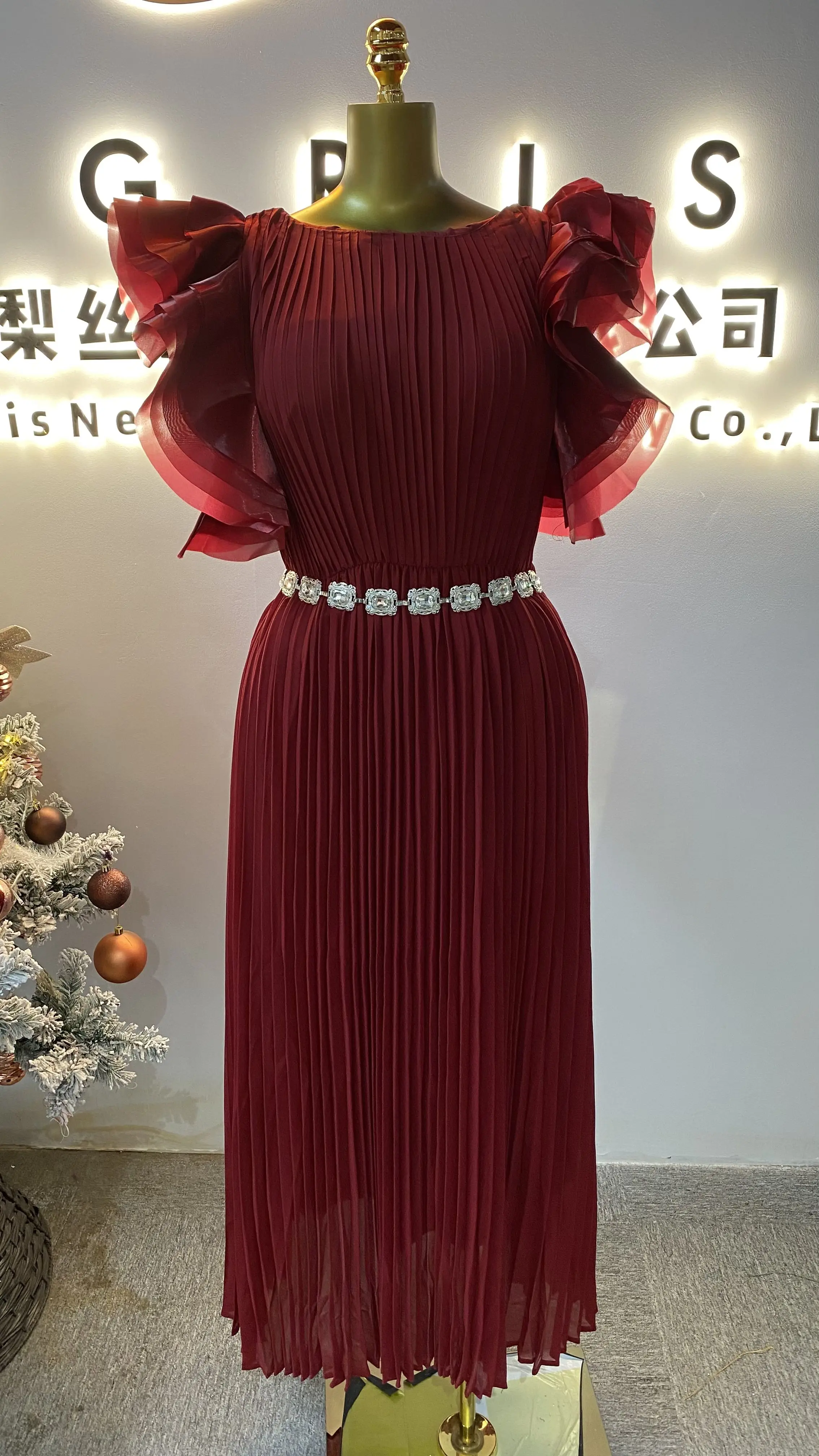 New style burgundy round neck rhinestone elegant women's dress with large pleats-GZXX054