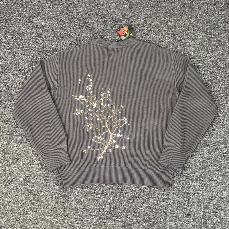 

Loose Casual Men Women Derschutze Sweater High-quality Floral Embroidery Knitwear Real Photo Original Label Round-neck Pullover