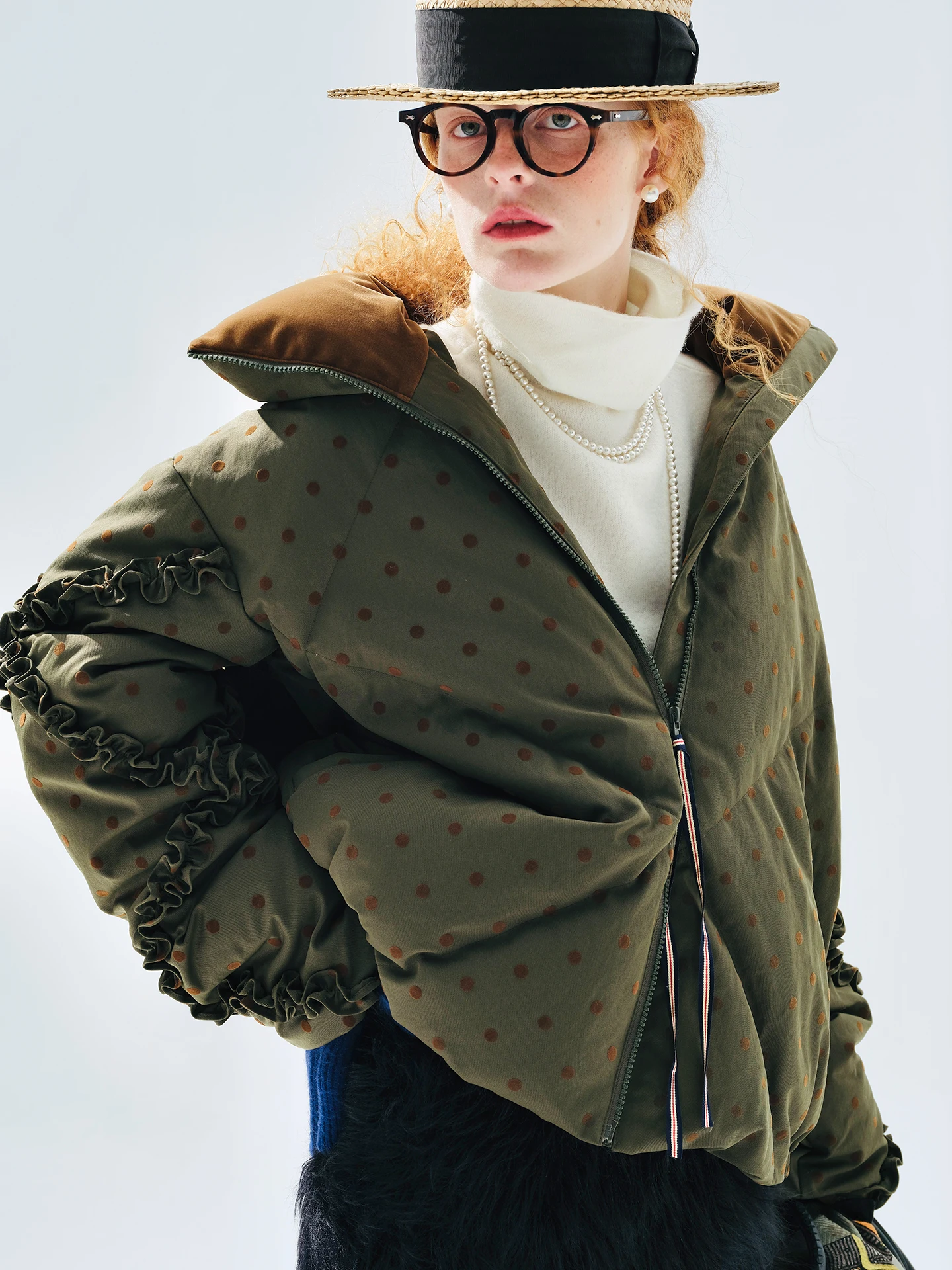 Chaqueta de plumón corta verde oliva imakokoni mujer 2025 invierno Retro flocado lunares pato blanco abajo abrigo grueso 255275