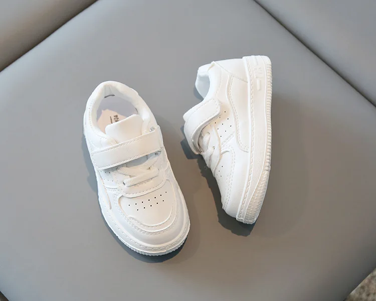 Kinder-Sneaker aus PU-Leder für Frühling und Herbst, leichte, rutschfeste Laufschuhe für Mädchen und Jungen, schlicht, weiche Sohle, bequem – Detail 12