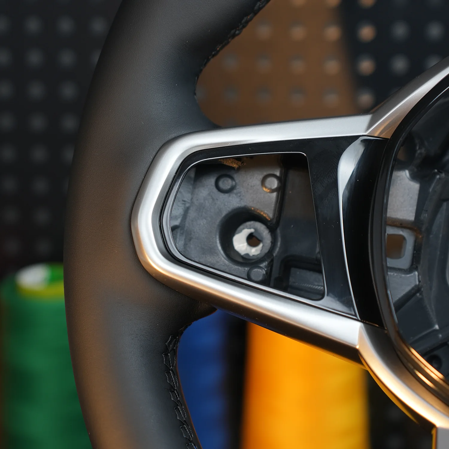 M Sports Car Steering Wheel for BMW E90 E60 E46 E81 E82 E87 E88 E89 E91 E92 E93 E61 E84 E70 E72 E71 E92 E93 M3 M5 X5 X6 X5M X6M