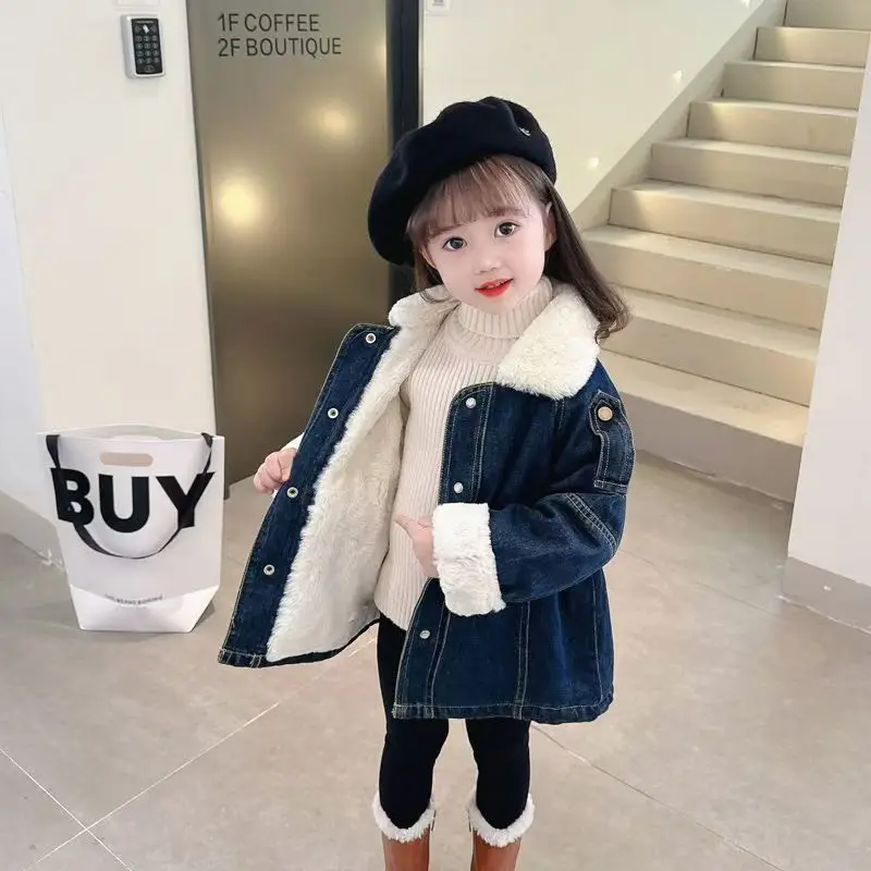 سترة جديدة من قماش الدنيم مبطنة بالصوف لعام 2025 للفتيات معطف شتوي سميك للخريف والشتاء للأطفال من Tween Girls معطف شتوي متوسط الطول للغاية #5