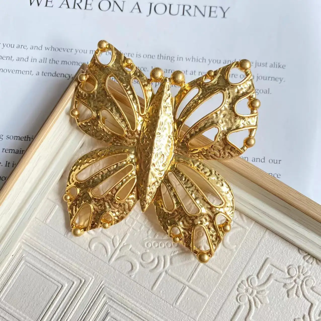 

Vintage Openwork Butterfly Brooch,Artistic and Elegant Hollow Carved Retro Pin for Women, Daily Decoration Jewelry Gift