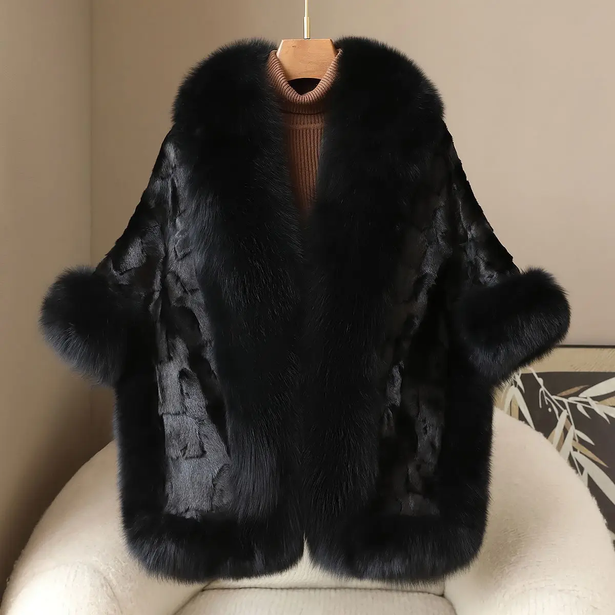 

High Quality Autumn and Winter New Products Luxury Mink Fur Shawl 2025 Fox Fur Collar Mink Fur Coat for Women