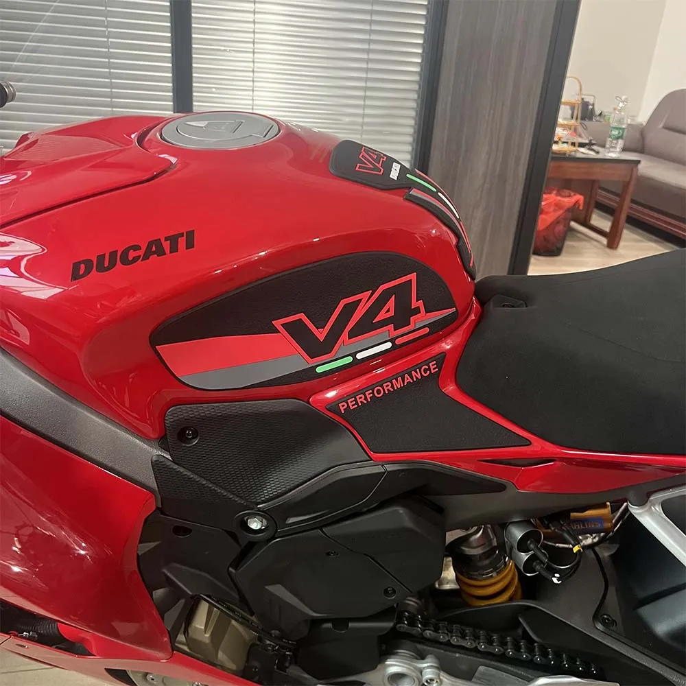 

3D rubber protective pad for Ducati Panigale V4 V4S Street Fighter V4/S 2025- new modified fuel tank sticker anti slip sticker