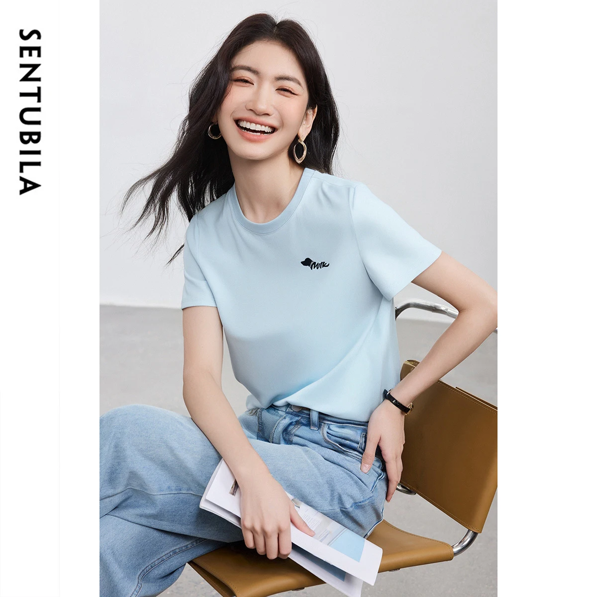 

SENTUBILA Women's Short Sleeve T-shirt 2025 Summer Office Lady Crew Neck Embroidery Soft Comfort Basic Female Blue Top 152T59232