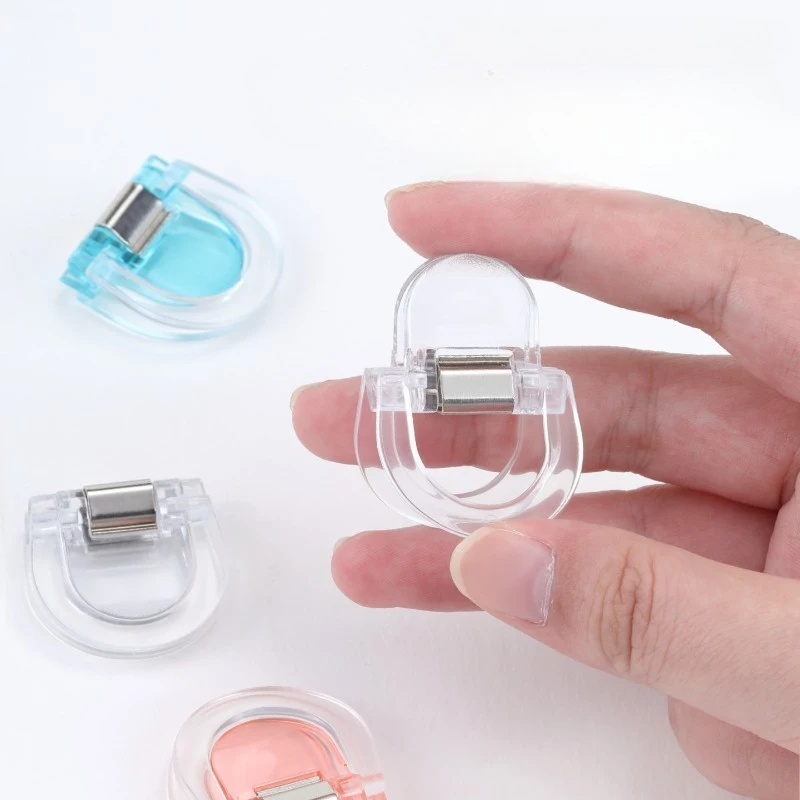 4pcsTransparent Invisible Seamless Pant Leg Clips-Adjustable anti-slip clamp，Suitable for jeans、Wide Leg Pants、Fabric cutting，St view 3