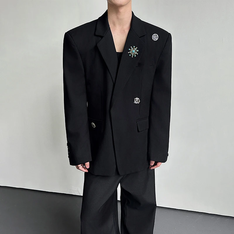 WTHT Fashion Men's Spliced Metal Brooch Design Blazer Coats Trendy 2026 Summer Turn Down Collar Casual Jackets Male 2A2825