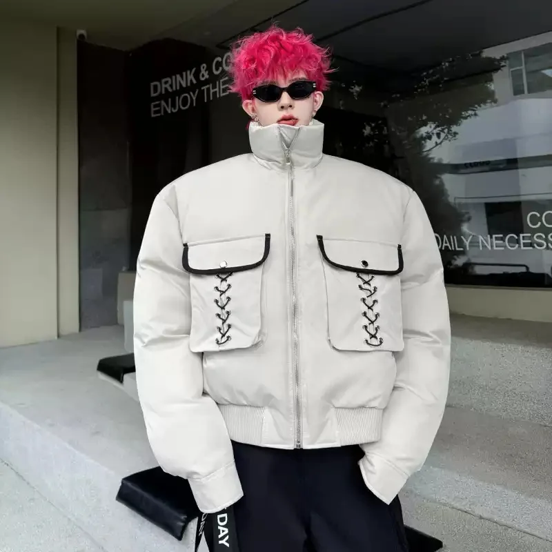 Męska kurtka zimowa w stylu amerykańskim, z kontrastowymi kieszeniami, sznurowana, ze stójką, krótka, ocieplana watą.