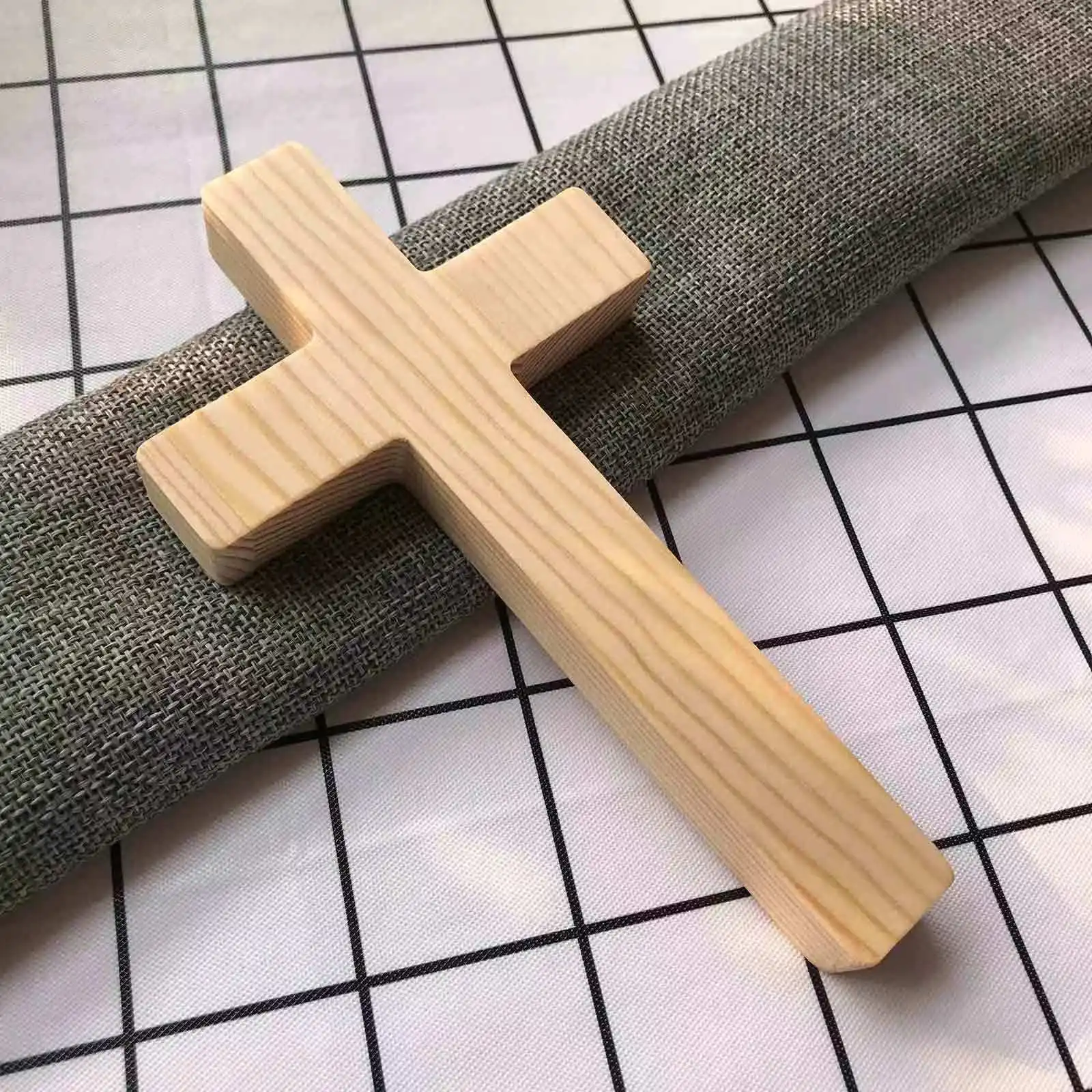 Pine Log Handheld Cross Gift Christian Decoration Cross Decor Cross Wood Cross Decoration Church Utensils Jesus Wedding Blessing