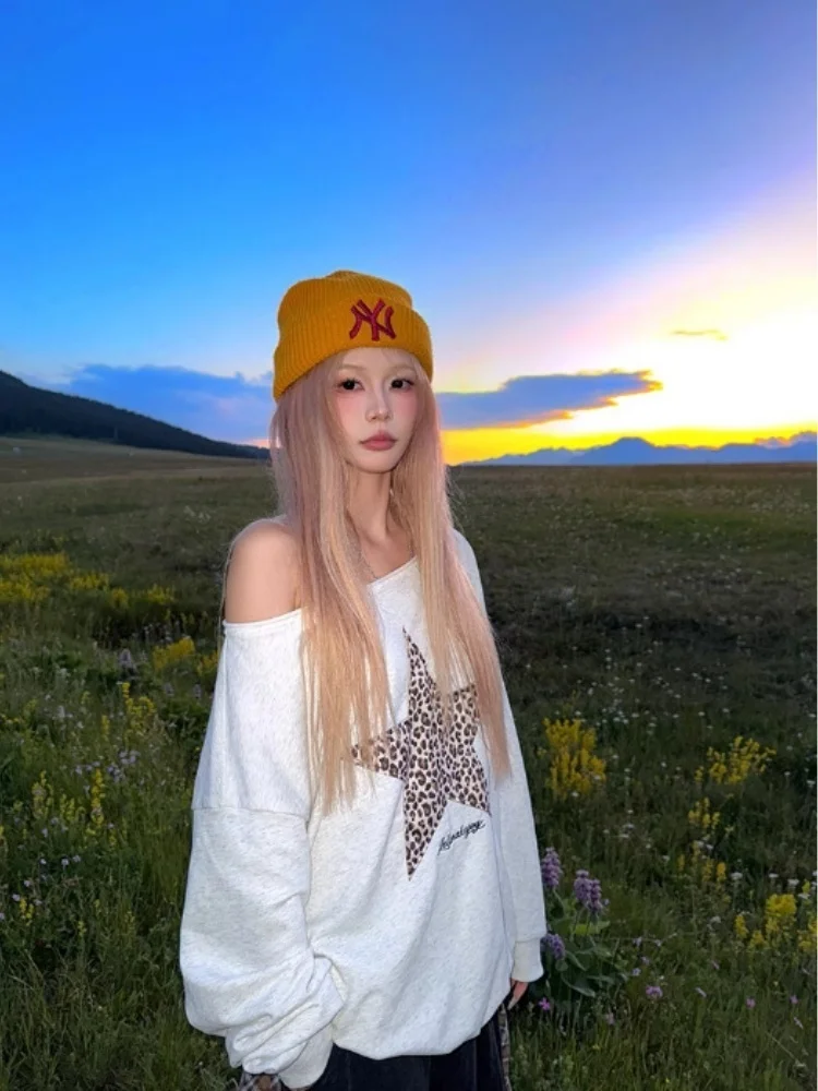 Suéter de mujer 2025, nueva sudadera con hombros descubiertos para mujer, diseño con estampado de estrellas, Top holgado de manga larga dulce y ousado