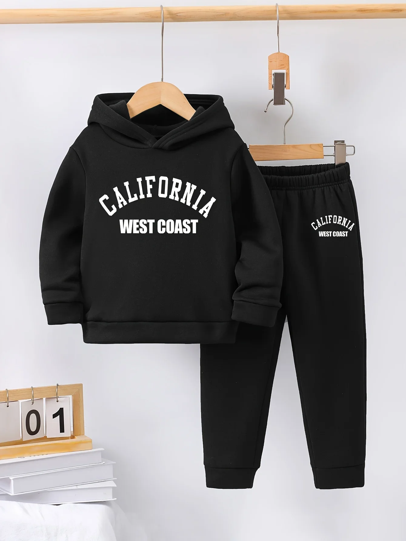 2set Autumn and winter new casual comfort sports style warm boy print warm lining hoodie and tracksuit pants