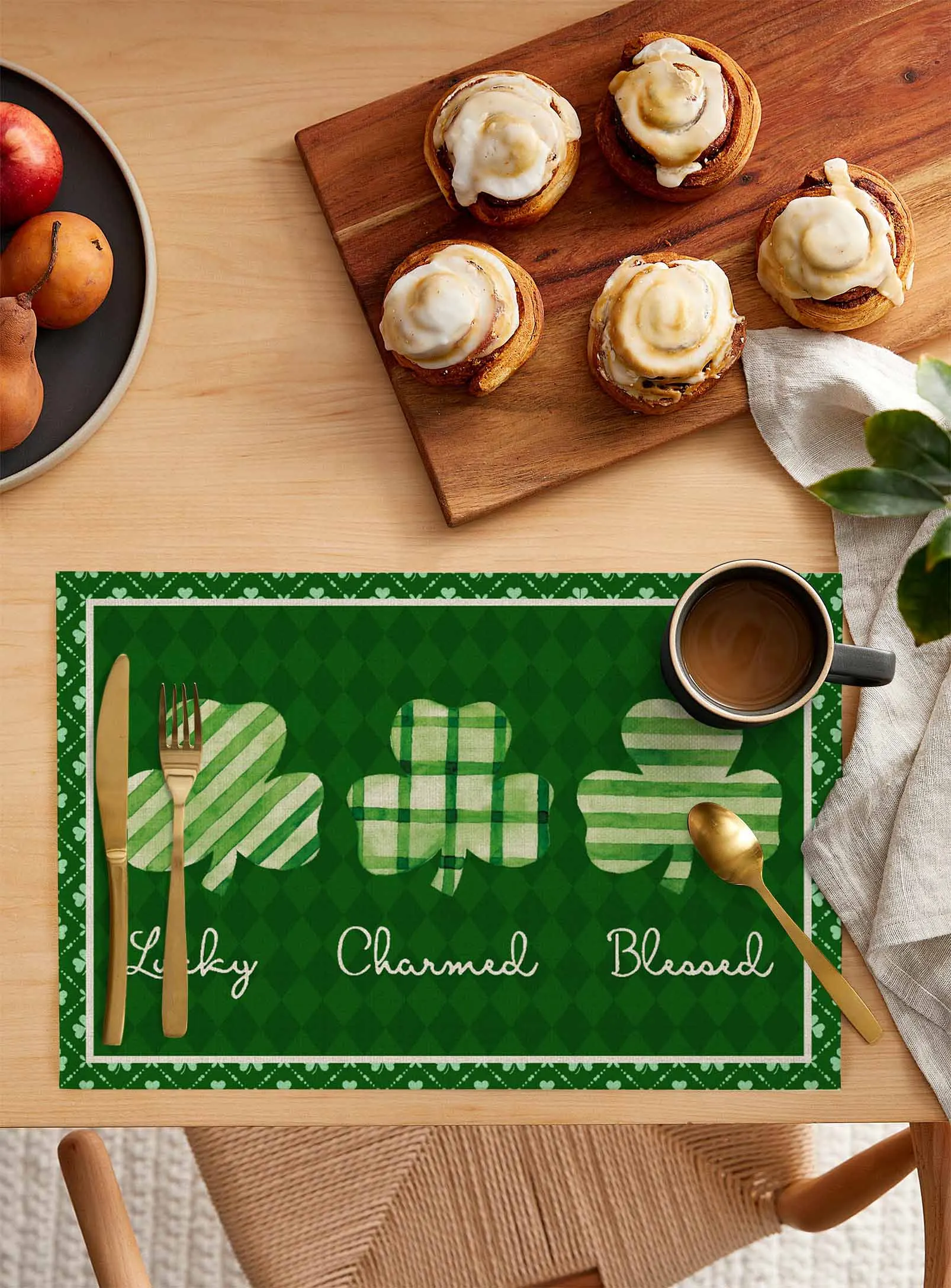 St. Patrick's Day Hand Drawn Clover Retro Kitchen Dining Table Decor Accessories 4/6pcs Placemat Heat Resistant Tableware Mat