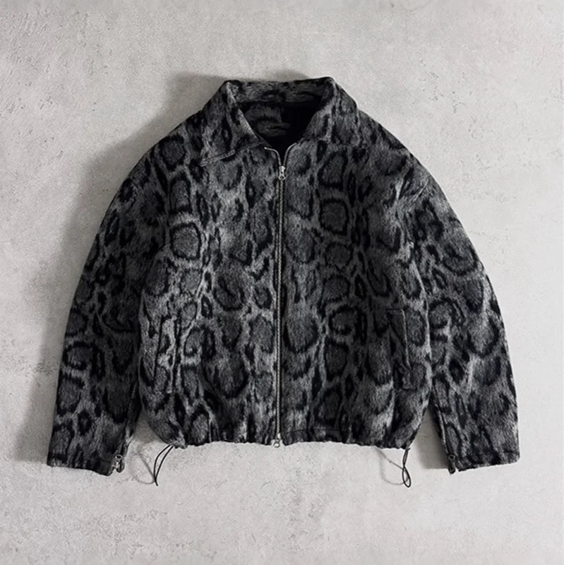 Herrenjacke mit Leopardenmuster und Reißverschluss, Streetwear, lässiger Schnitt, lockere Passform, Tiermuster, modische Oberbekleidung. – Detail 7