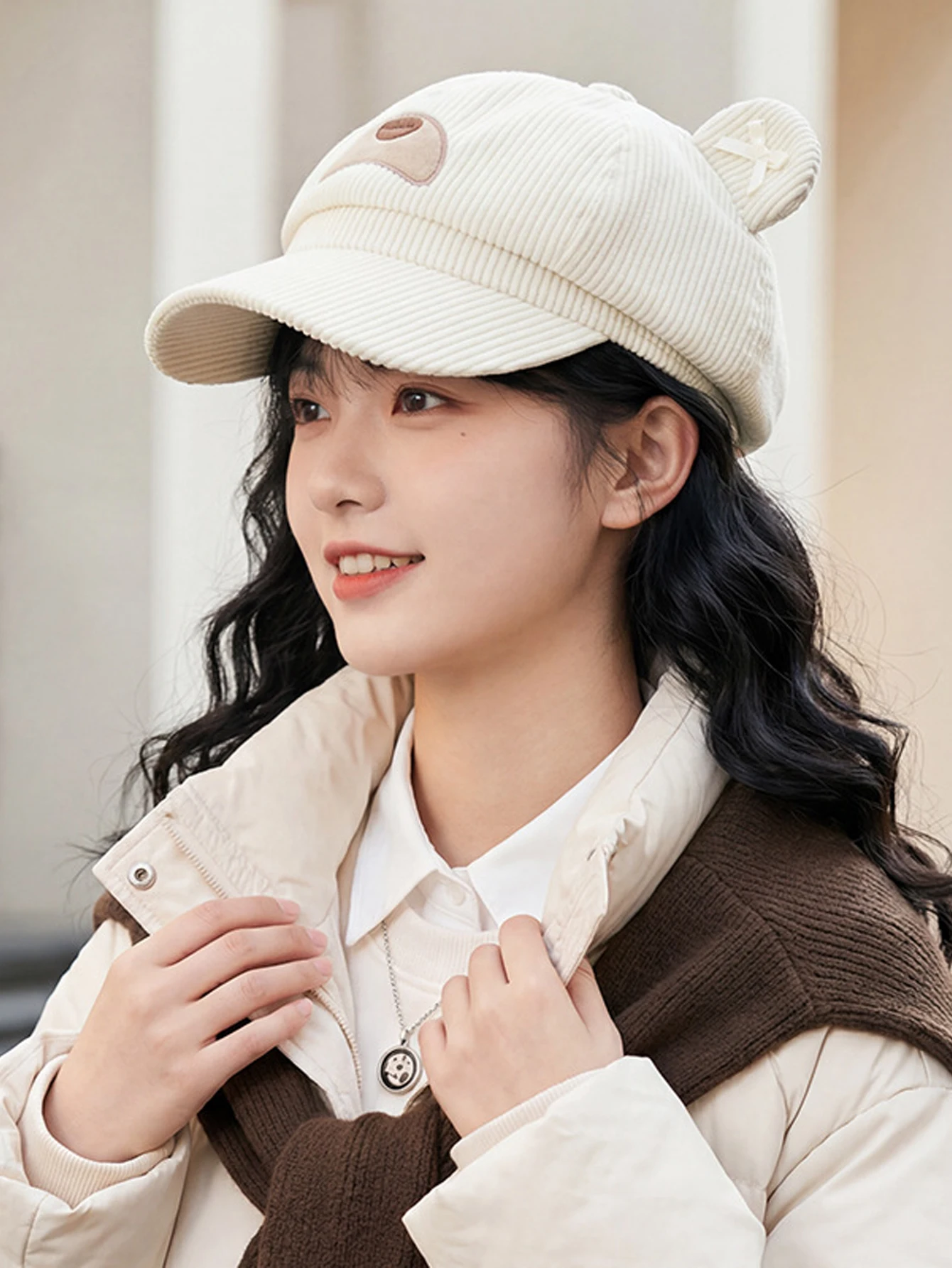 Autumn and winter versatile hat, cute little bear, warm baseball cap, Korean version princess, sweet cartoon little bear hat