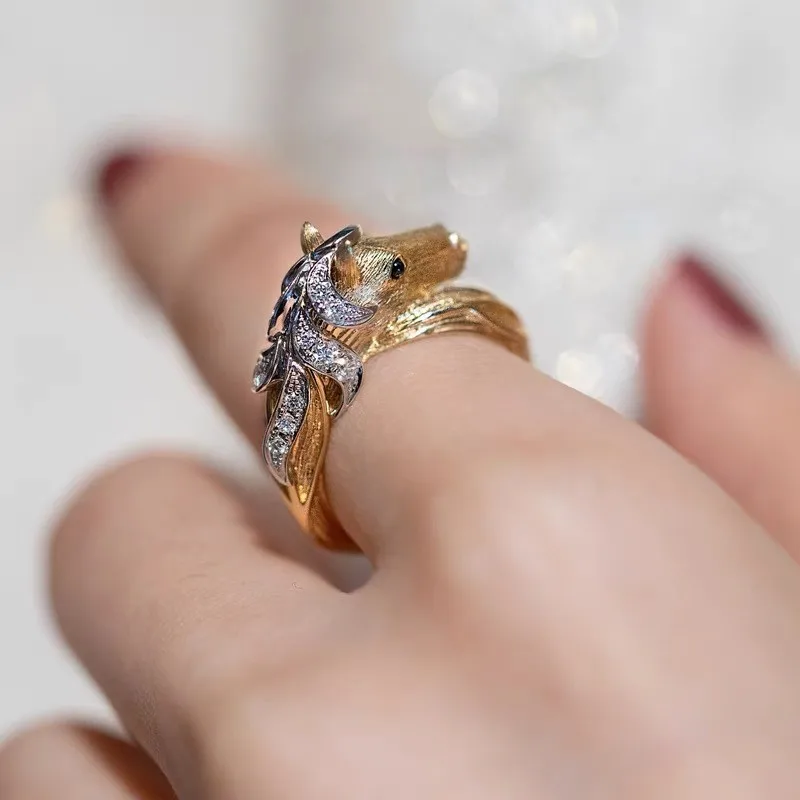 

Освежающие изысканные матовые красивые кольца с лошадью для женщин, инкрустация бриллиантами, ретро легкие роскошные уникальные кольца, регулируемые ювелирные изделия