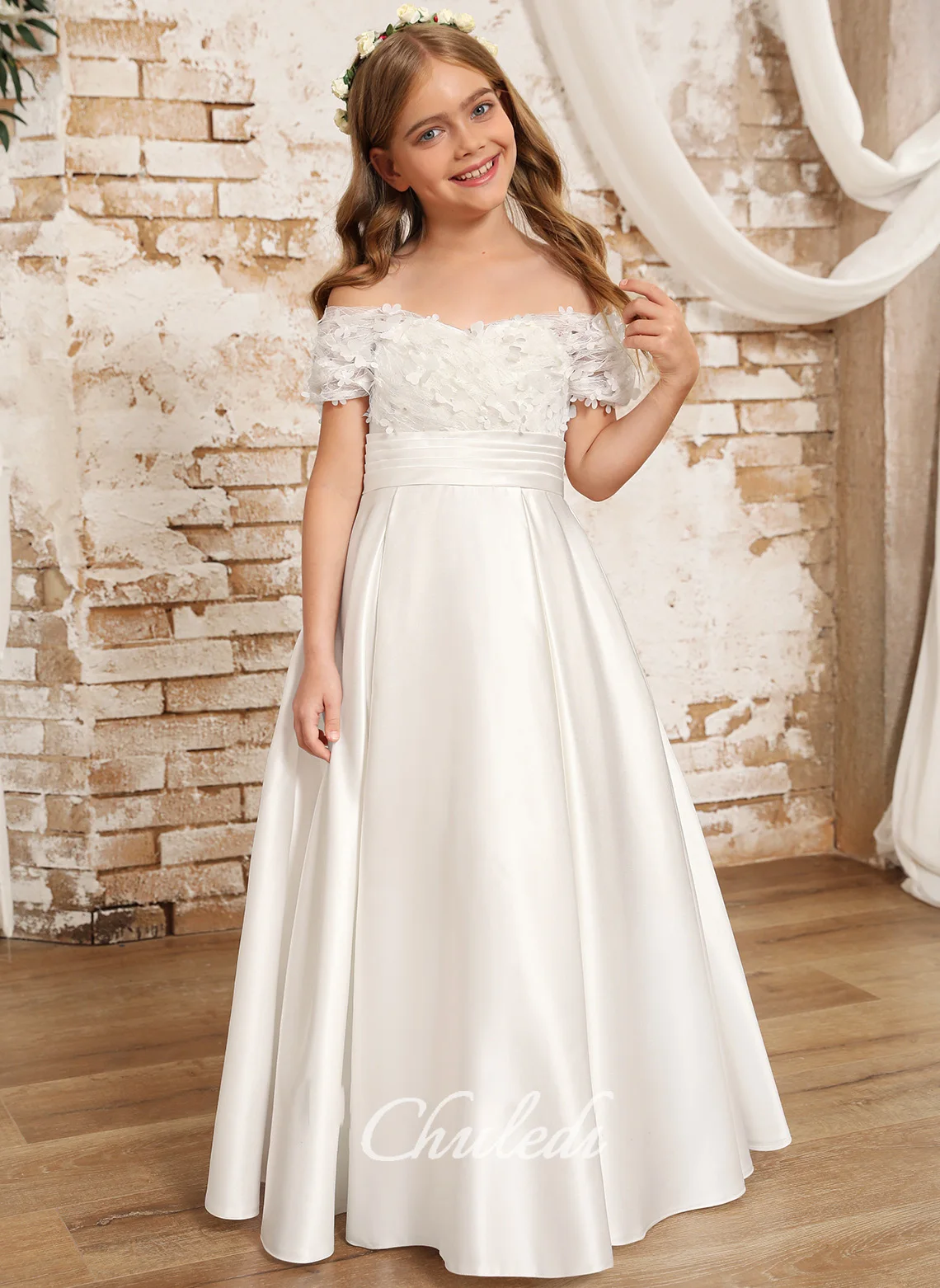 

A-line Cold Shoulder Floor-Length Satin/Tulle Flower Girl Dress