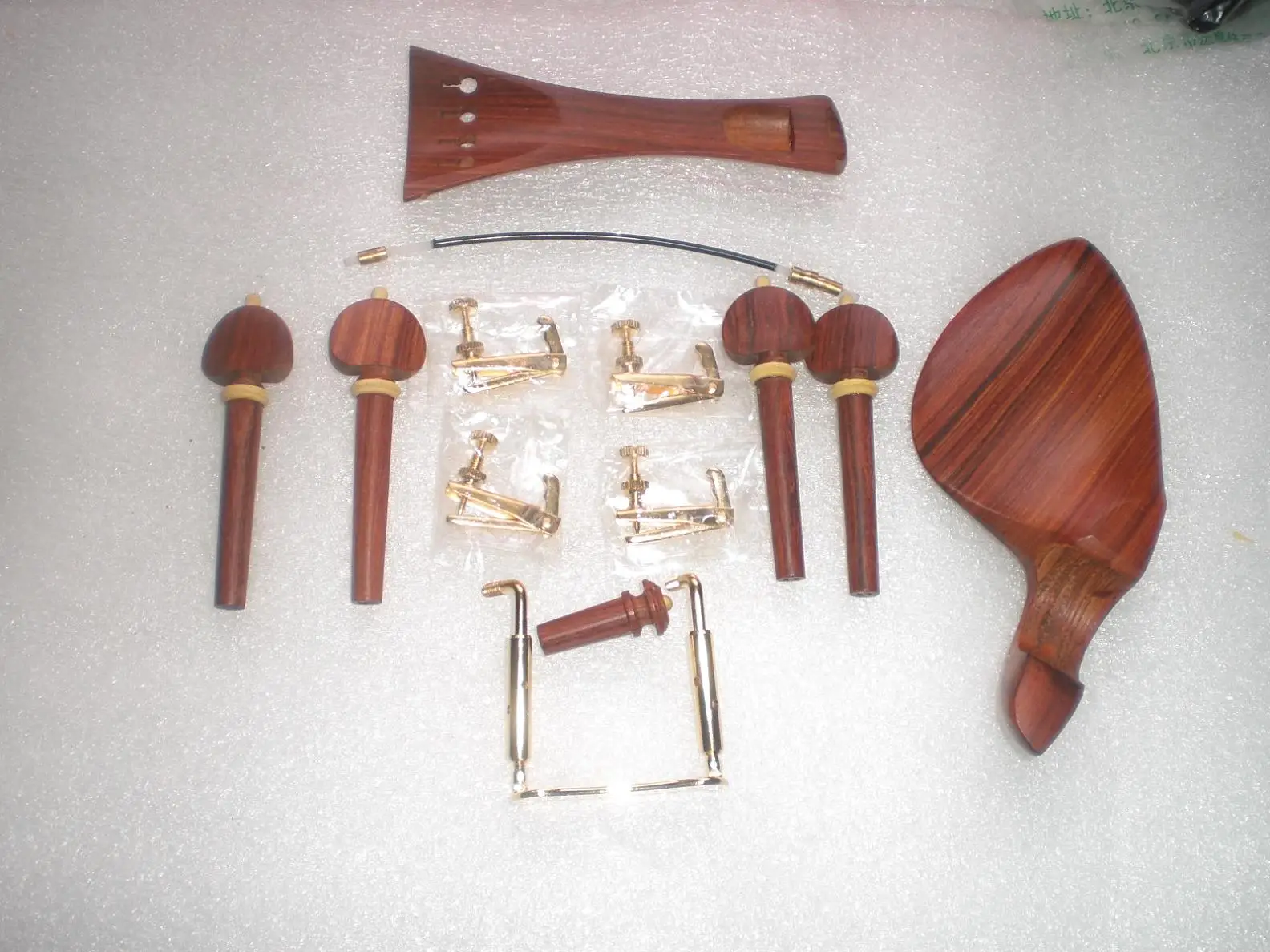 1 Set Rosewood Violin Parts 4/4 With Boxwood Collar and Gold Color Fine Tuner and Clamps Tail Gut