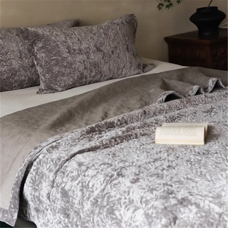 Luxury Velvet Quilt Set 3-Piece - Reversible Winter Plush Bedspread & Coverlet - Extra Warm & Soft Bedding