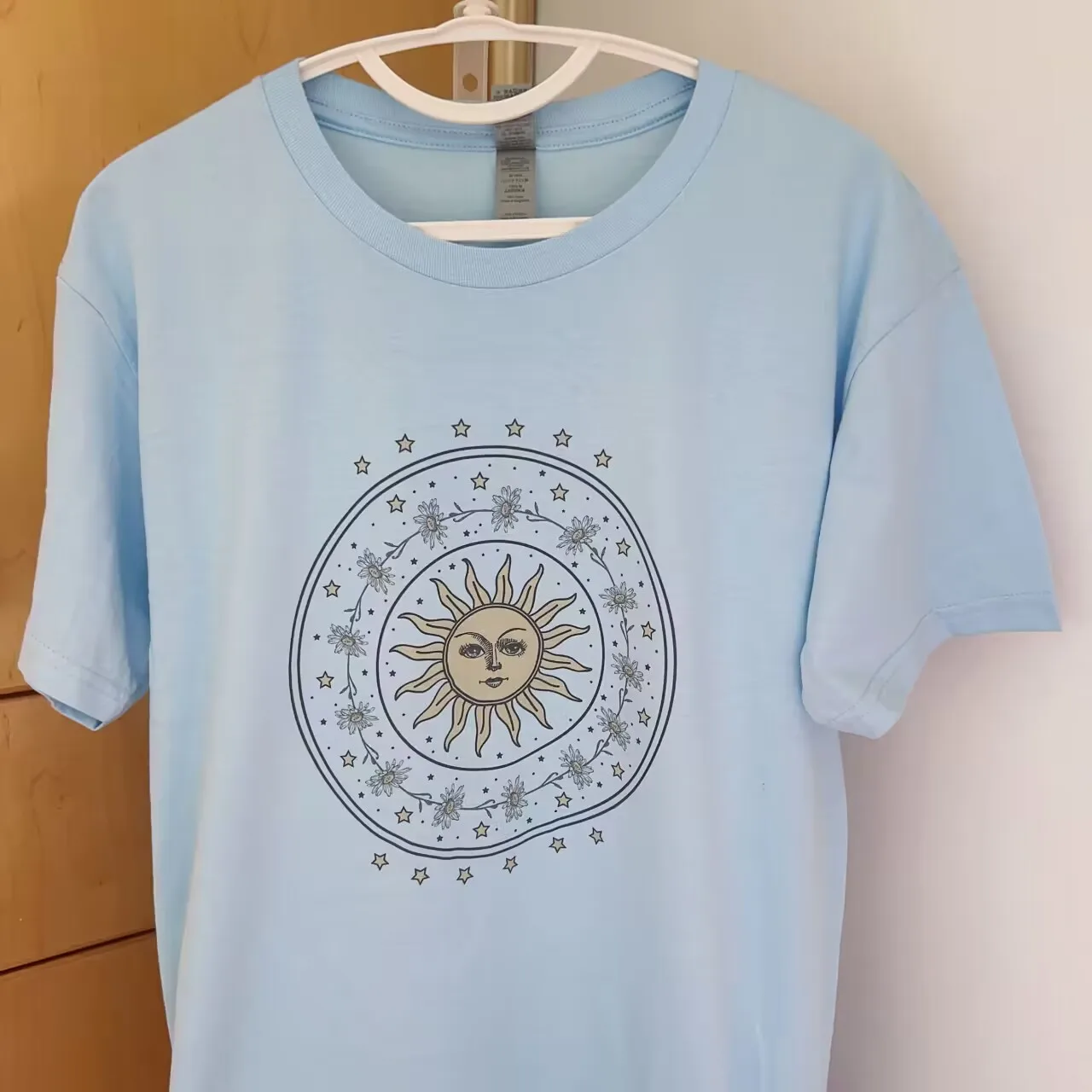 Light Blue Daisy Sun  Women Tops Tees Begie round Neck Graphic T Shirt Women Tops Base O-neck Tees