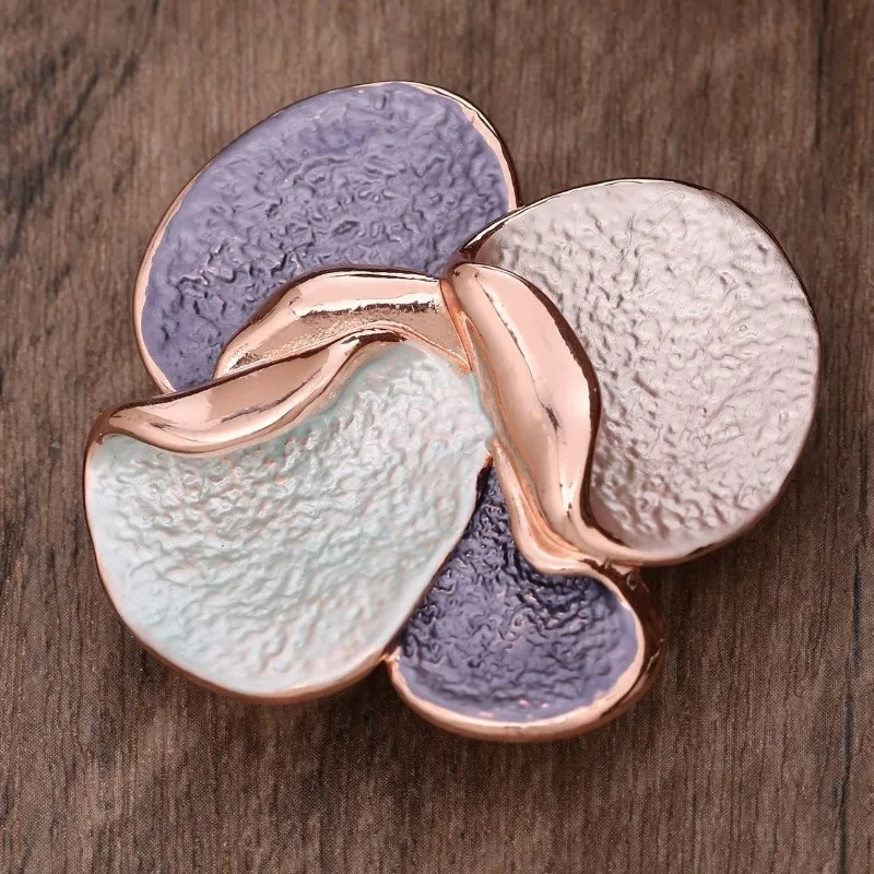 Enamel Geometric Petal Magnetic Suction Brooch Does Not Damage Clothes  Women Three-dimensional Flower Multifunctional Corsage