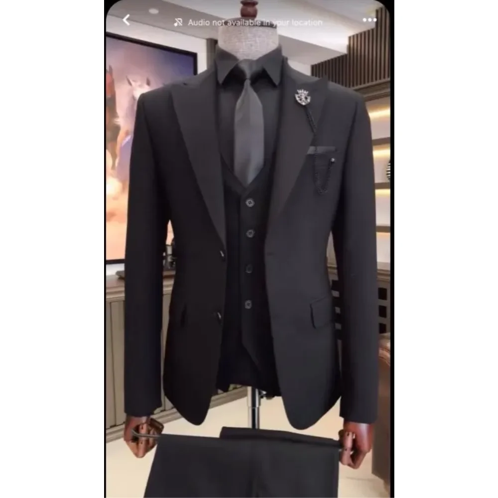 

Black Tuxedos Mens Suits Peaked Lapel DinnerGroom Men Suit Wedding/Prom/Dinner Best Man Blazer Tailor 3 Pieces Jacket+Vest+Pants