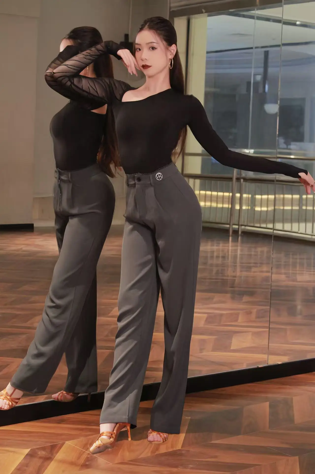 2025 جديد اللاتينية الرقص بلايز للنساء طويلة الأكمام السراويل اللاتينية ممارسة وتتسابق سامبا تشاتشا تانجو أزياء رقص اللاتينية DQS21664