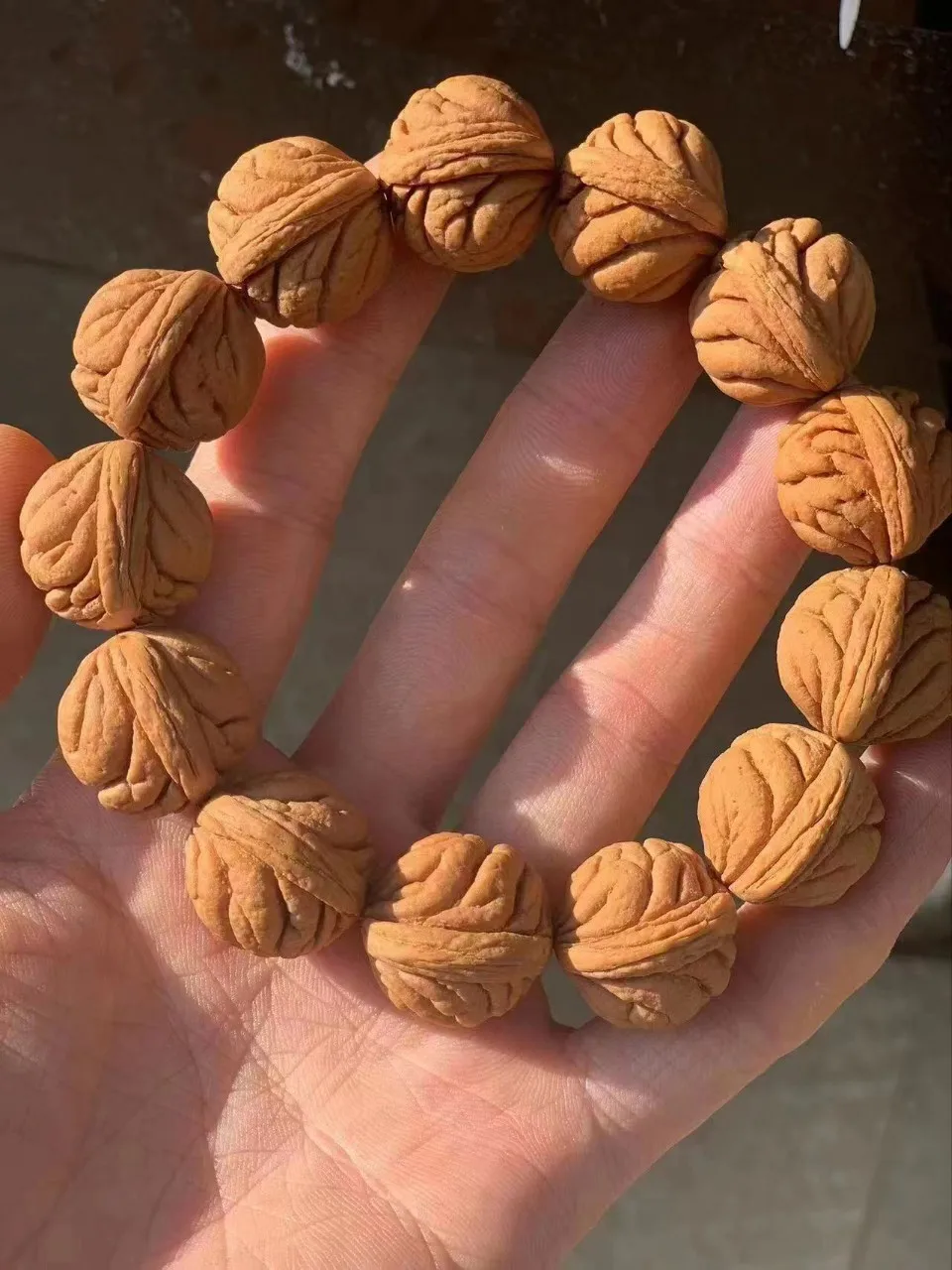 Natural Buddha Bracelet Brain Pattern Peach Kernel Bracelet round Tyrannosaurus Peach Meditation Stable Magnetic Field Rosary