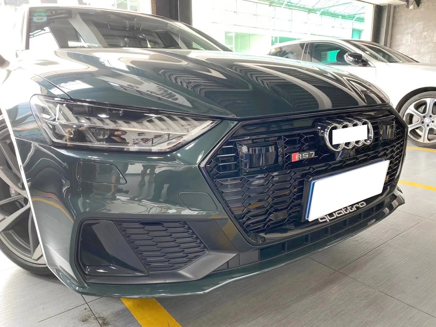 C8 1:1 Style RS7 Grille For 2019 to 2023 Modification And Upgrading A7 glossy black n chrome silver honeycomb grille with ACC