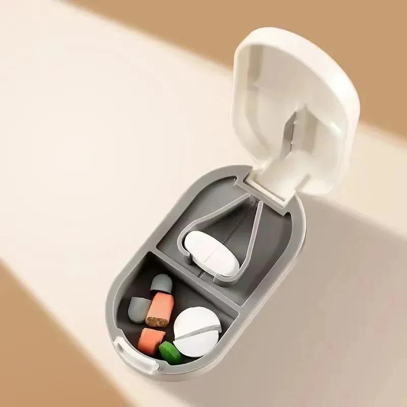 1/2/3/4-teiliger Pillenschneider zum Schneiden kleiner oder großer Pillen in der Hälfte, schneidet Pillen und Tabletten in die Hälfte, Edelstahlklinge, Reisegröße