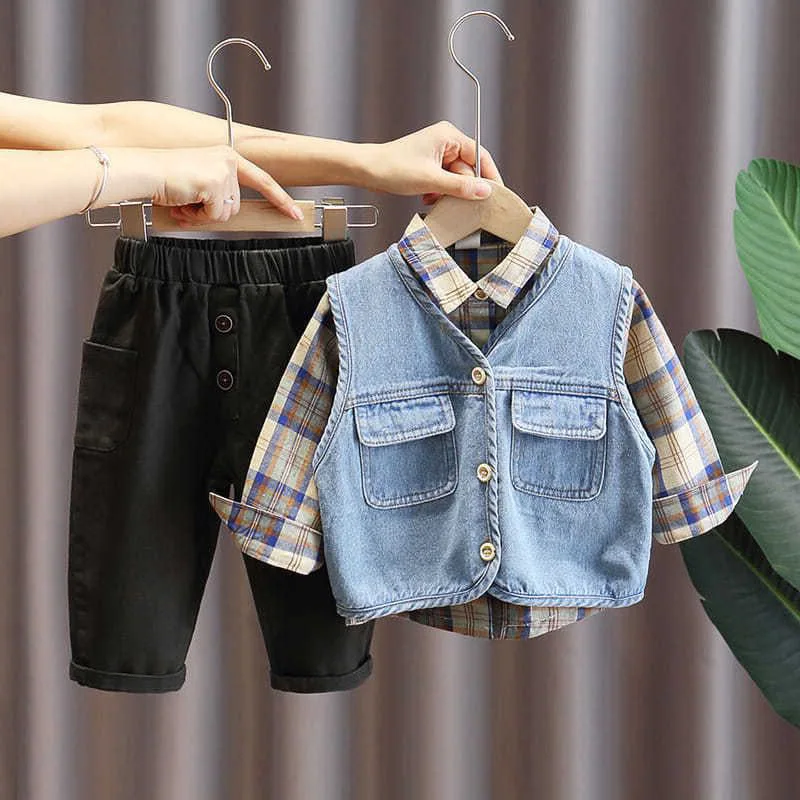 

Boy's autumn suit Spring Autumn 2024 new children's denim vest baby handsome three-piece set baby foreign style