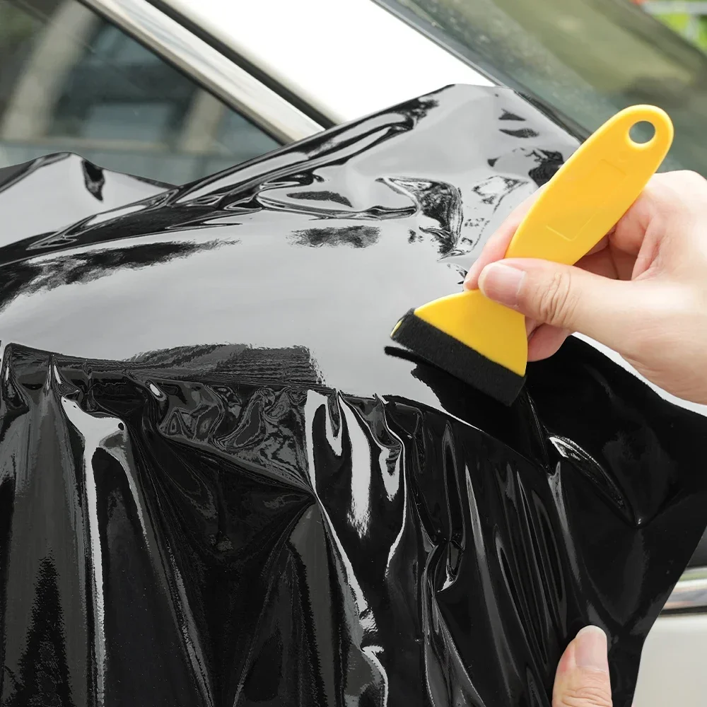 Hochwertige, glänzende, hellschwarze, selbstklebende Vinyl-Autoverpackungsfolie, Fahrzeugaufkleber auf Papierbasis, Paket auf Auto-Dekorfolie, luftblasenfrei – Detail 13