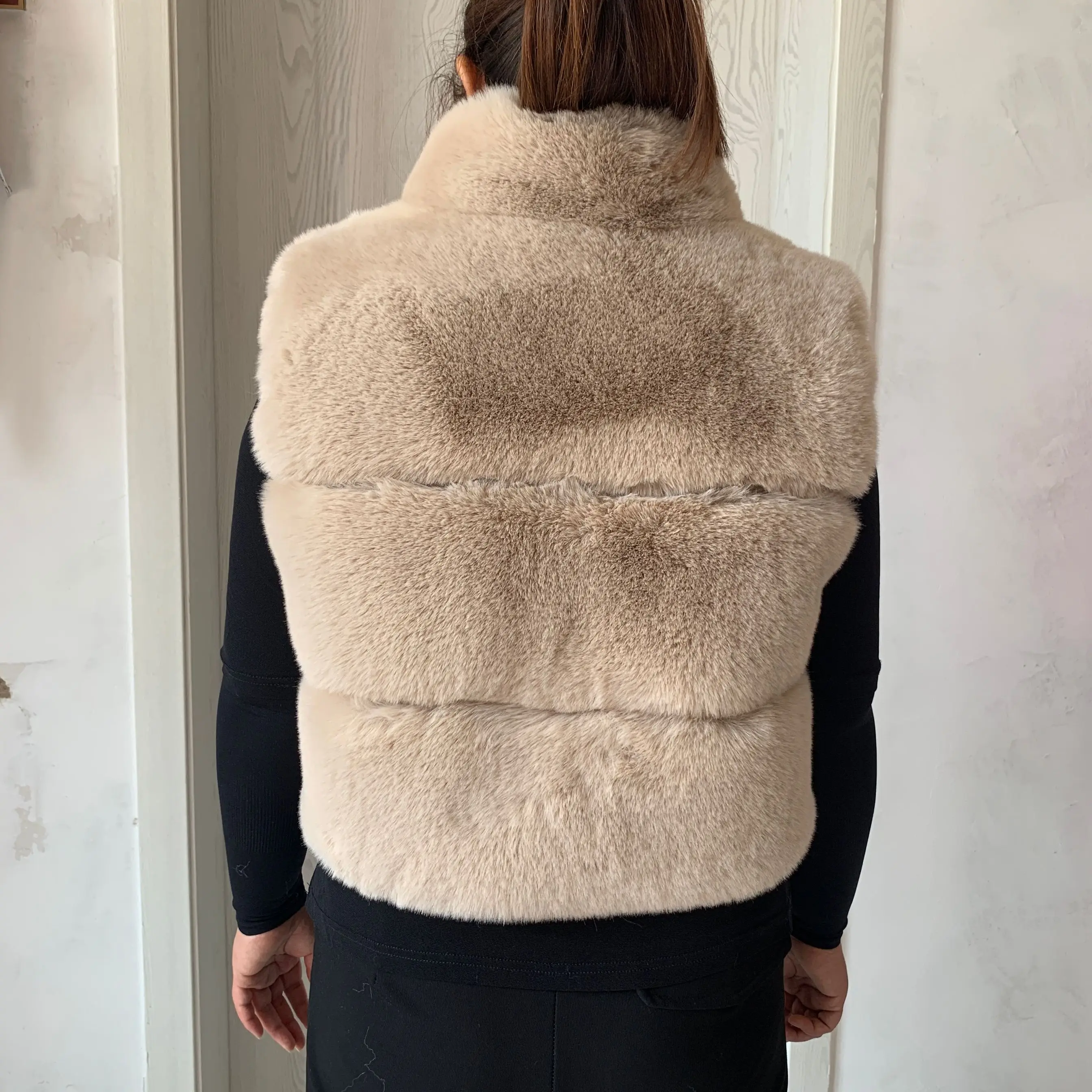 2023 new Women's faux fur vest short plus stand collar fashion autumn-winter women fur vest fluffy artificial fur jacket